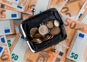 Νέα ενίσχυση για χήρες – Επίδομα 300 ευρώ από τα 60