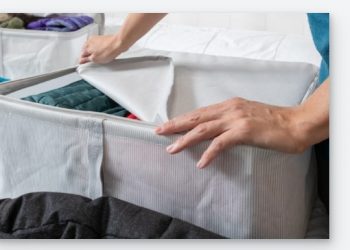 Το λάθος που καταστρέφει τα χειμωνιάτικα ρούχα όταν κατεβάζουμε τα καλοκαιρινά