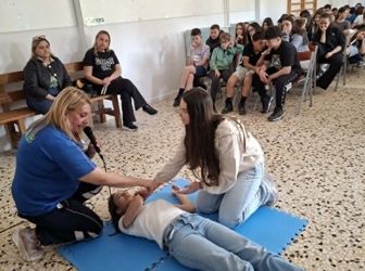 Ενημερωτική Δράση Πρώτων Βοηθειών από το ΕΚΑΒ Τρικάλων στο 9ο Γυμνάσιο Τρικάλων