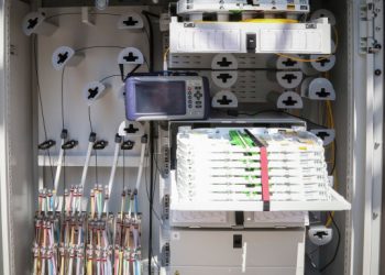 Ο κίνδυνος της «σκοτεινής ίνας: Τα καλώδια internet στο σπίτι μπορεί να σας «παρακολουθούν» κρυφά