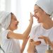 Skincare routine για μαμά και κόρη: Η σωστή φροντίδα του δέρματος σε κάθε ηλικία