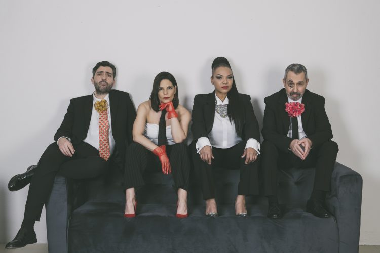 Οι «Εκκλησιάζουσες» στα Τρίκαλα τον Ιούλιο