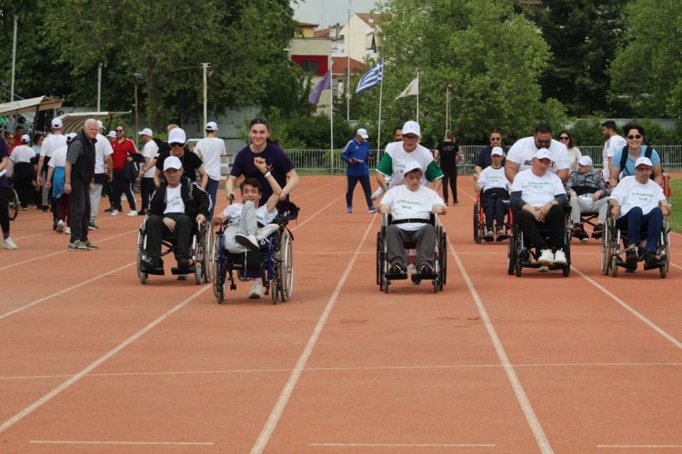 Δυναμική συμμετοχή του Συλλόγου «ΕΛΠΙΔΑ» στους Πανθεσσαλικούς Αγώνες Στίβου ΑμεΑ