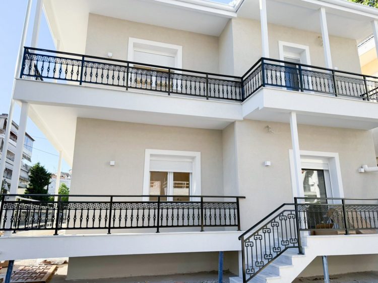 ENOIKIAZETAI οροφοδιαμέρισμα 106 τμ ριζικά ανακαινισμένο κοντά στην πλατεία Αγρότισσας