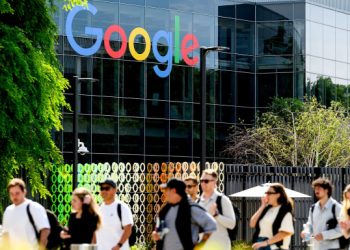 Από 25% σε 75% μέσα σε μία διετία: Η τεχνητή νοημοσύνη γράφει πλέον τα 3/4 του κώδικα της Google