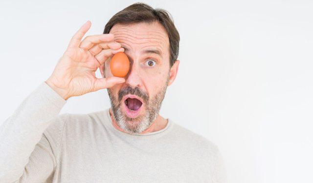 Αλτσχάιμερ: Τι πρέπει να γνωρίζουν όσοι αποφεύγουν τα αυγά