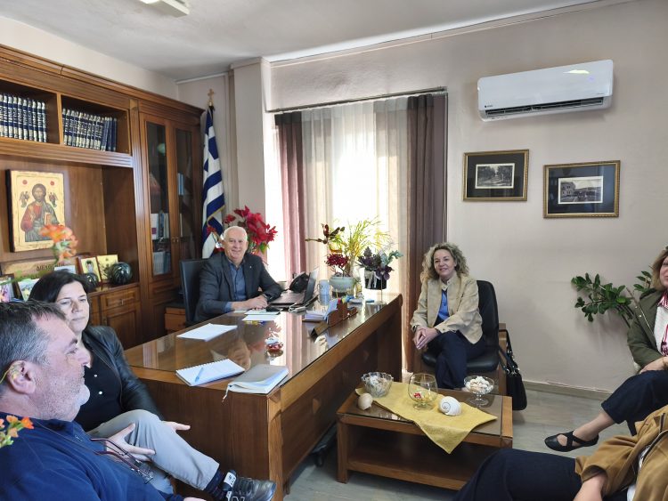 Συνάντηση εργασίας μεταξύ της Διεύθυνσης Πρωτοβάθμιας Εκπαίδευσης Τρικάλων και του Συλλόγου Γονέων του Δημοτικού Σχολείου Φήκης