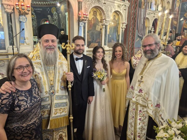 Τρικαλινός γάμος στην Αθήνα με (διπλές) αρχιερατικές ευλογίες [ΦΩΤΟ]