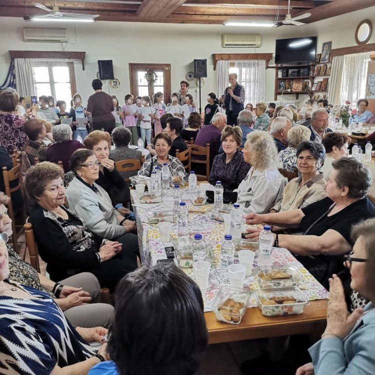 Με παιδιά και αγάπη, η Γιορτή της Μητέρας στο Δ΄ ΚΑΠΗ του Δήμου Τρικκαίων
