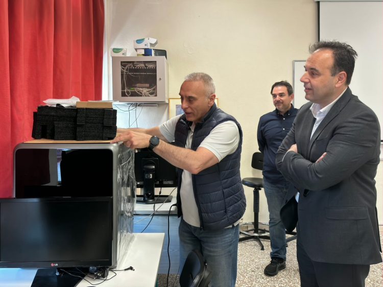 Επίσκεψη Παπαστεργίου στο Γενικό Λύκειο Πύλης