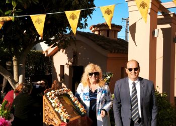 Με λαμπρότητα ο πανηγυρικός εσπερινός στο παρεκκλήσι του Αγίου Εφραίμ της οικογένειας Λιούτα