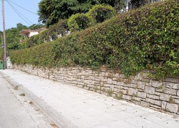 Σε εξέλιξη εργασίες κατασκευής και επισκευής πεζοδρομίων στην Καλαμπάκα από τον Δήμο Μετεώρων