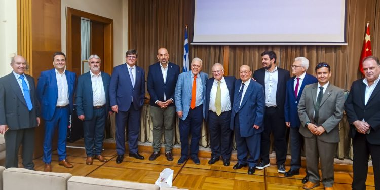 Ο Βασίλης Γιαγιάκος επανεξελέγη στη νέα Διοίκηση του Ελληνοκινεζικού Επιμελητηρίου Ελλάδος