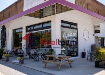 ΕΝΟΙΚΙΑΖΕΤΑΙ ισόγειο κατάστημα, ιδανικό για cafe ή take away με άμεση δυνατότητα λειτουργίας