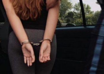 39χρονη βγήκε στην γύρα με σουγιά & μεταλλική γροθιά – Ανήλικος “ποντικός” σε φούρνο
