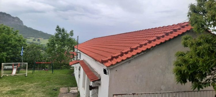 Δήμος Μετεώρων: Ολοκληρώνεται η αποκατάσταση της στέγης στο Δημοτικό Σχολείο Σκεπαρίου και προχωρούν τα έργα αποκατάστασης από την κακοκαιρία Boris