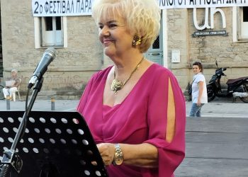 Γιορτάζει την δεύτερη Κυριακή του Μάη: Μάνα είναι μόνο μία