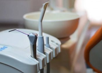 Απίστευτο: Μετέτρεψαν δωμάτιο ξενοδοχείου στη Λάρισα σε …οδοντιατρείο