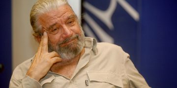 Πέθανε ο Άγγελος Αντωνόπουλος, σε ηλικία 94 ετών – Σήμερα η κηδεία του στην Κάρυστο