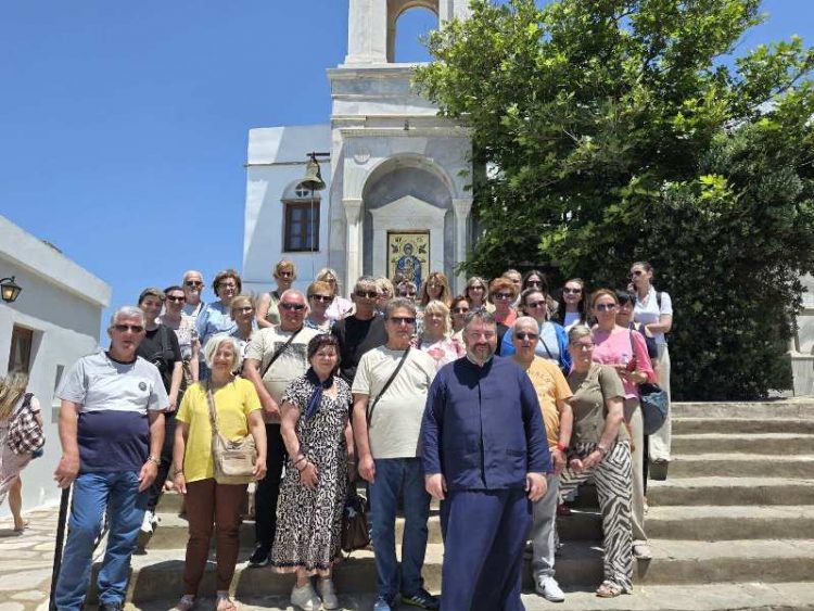 Προσκυνηματική εκδρομή στην Τήνο με την ενορία της Διάβας (ΦΩΤΟ)