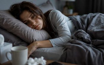 Κόπωση που δεν περνάει; Πότε μπορεί να είναι προειδοποιητικό σημάδι καρκίνου και όχι απλή εξάντληση