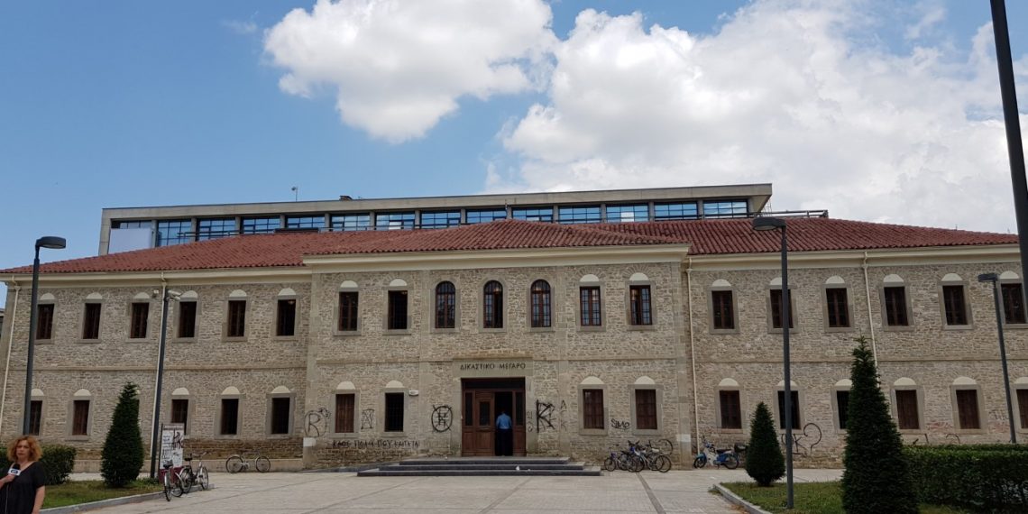 Αδελφοκτονία στα Τρίκαλα: Σε εισαγγελέα και ανακριτή σήμερα ο 86χρονος δράστης