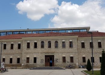 Αδελφοκτονία στα Τρίκαλα: Σε εισαγγελέα και ανακριτή σήμερα ο 86χρονος δράστης
