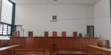 Ηλικιωμένο ζευγάρι στο αυτόφωρο για ενδοοικογενειακή βία μετά από 53 χρόνια γάμου