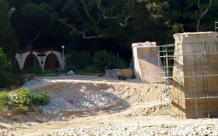 Τρία χρόνια μετά τον Daniel: Έτσι είναι σήμερα η Αγία Παρασκευή στα Τέμπη (φωτογραφίες)