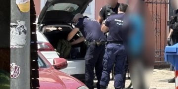 Δείτε φωτογραφίες: Πανικός με γυμνό άνδρα – Βγήκε στο δρόμο και παρενοχλούσε περαστικούς