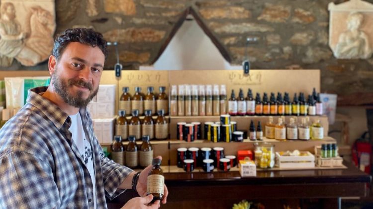 Από το Πανεπιστήμιο Θεσσαλίας, στην κορυφή της στοματικής υγιεινής: Ο Βιοχημικός Αλέξανδρος Μπαϊράμης καινοτομεί με ρίγανη Πηλίου και Υδροξυαπατίτη