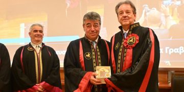 Πανεπιστήμιο Θεσσαλίας: Επίτιμος Διδάκτορας της Ιατρικής Σχολής αναγορεύτηκε ο Λαρισαίος καθηγητής, Αχιλλέας Γραββάνης (φώτο – βίντεο)