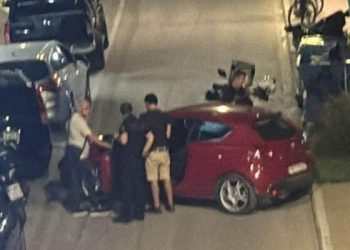 Τρίκαλα, οδός Αμαλίας: ΙΧΕ ξέφυγε από την πορεία του και έπεσε πάνω σε παρκαρισμένο όχημα! (ΦΩΤΟ)
