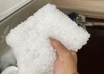 Ισχυρή χαλαζόπτωση στα ορεινά του Κλεινοβού (ΦΩΤΟ)