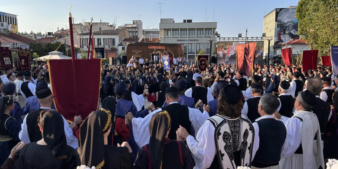 Τρίκαλα – Αντάμωμα Βλάχων: Παραδοσιακό υπερθέαμα με 57 Συλλόγους και 1.500 χορευτές (ΦΩΤΟ – ΒΙΝΤΕΟ)