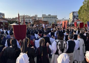 Τρίκαλα – Αντάμωμα Βλάχων: Παραδοσιακό υπερθέαμα με 57 Συλλόγους και 1.500 χορευτές (ΦΩΤΟ – ΒΙΝΤΕΟ)