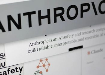 Σε τι χρησιμεύει η μικρή στρογγυλή τρύπα στα κινητά τηλέφωνα δίπλα στην είσοδο του φορτιστή