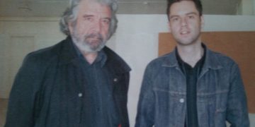 Ευγνώμων για τους θεατρόφιλους της πόλης μας ο Άγγελος Αντωνόπουλος – Όσα είχε πει στον Χάρη Μαντέλλο για πασίγνωστη ταινία της “Φίνος Φίλμ” που γυρίστηκε στα Τρίκαλα