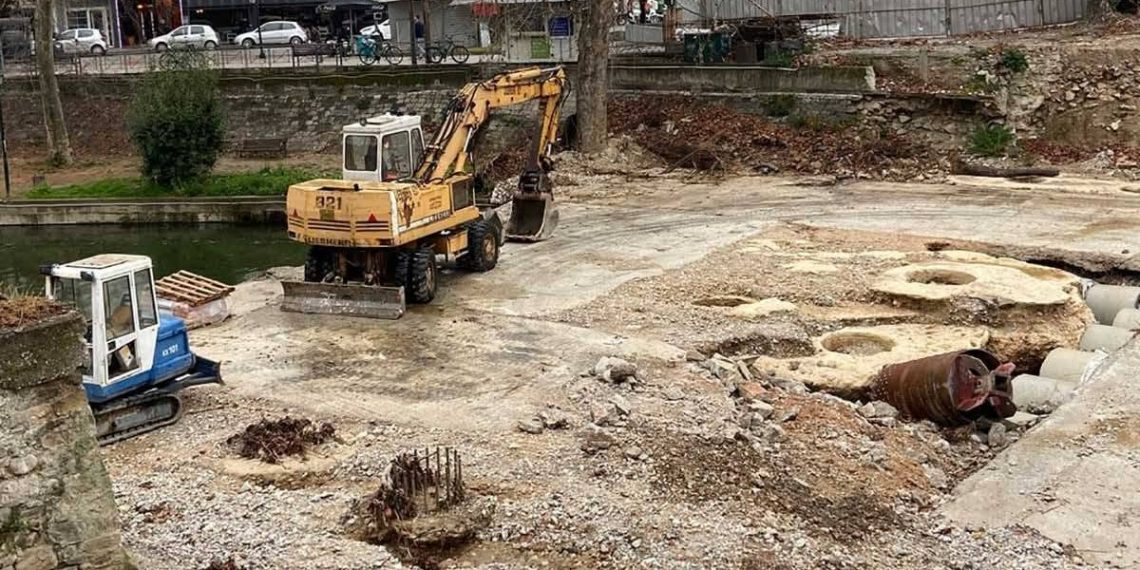 Μαρούγκαινα: Επιχειρήσεις σε ασφυξία λόγω της παρατεταμένης καθυστέρησης του έργου-Φωνή διαμαρτυρίας από τη γειτονιά