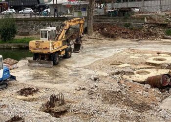 Μαρούγκαινα: Επιχειρήσεις σε ασφυξία λόγω της παρατεταμένης καθυστέρησης του έργου-Φωνή διαμαρτυρίας από τη γειτονιά