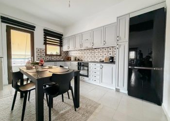 ΠΩΛΕΙΤΑΙ ριζικά ανακαινισμένο ρετιρέ διαμέρισμα 5ου ορόφου ορόφου 116 τ.μ. κοντά στο Μουσείο Τσιτσάνη