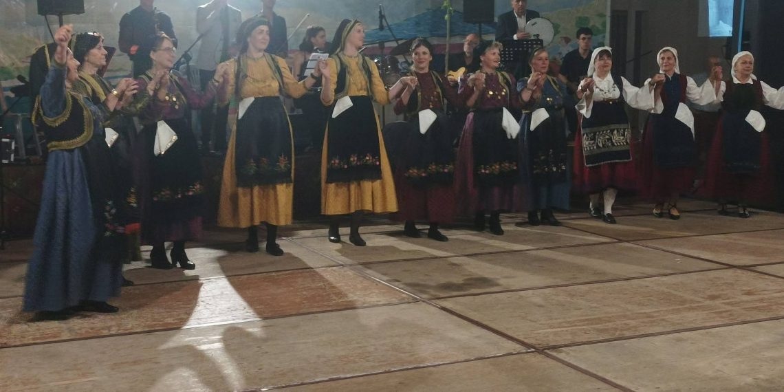 Ο Πυργετός Τρικάλων ανακάλεσε “μνήμες που τραγουδά η βρύση” και… σείστηκε από το παραδοσιακό γλέντι! (ΦΩΤΟ)