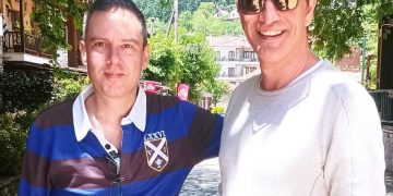 Στην Ελάτη ο Σάκης Ρουβάς | Τον… εντόπισαν οι δημοσιογραφικές κεραίες του Χάρη Μαντέλλου (ΦΩΤΟ)