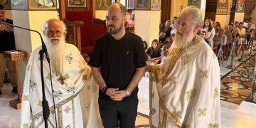 Μια ξεχωριστή στιγμή πίστης και ελπίδας στη Φαρκαδόνα – Ο Θωμάς Παπαναστασίου χειροθετήθηκε Αναγνώστης (ΦΩΤΟ)