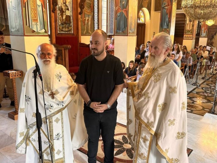 Μια ξεχωριστή στιγμή πίστης και ελπίδας στη Φαρκαδόνα – Ο Θωμάς Παπαναστασίου χειροθετήθηκε Αναγνώστης (ΦΩΤΟ)