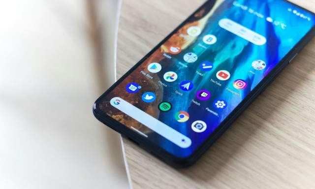 Digital Detox: 5 απλά βήματα για να μειώσεις τον χρόνο που περνάς στο κινητό σου