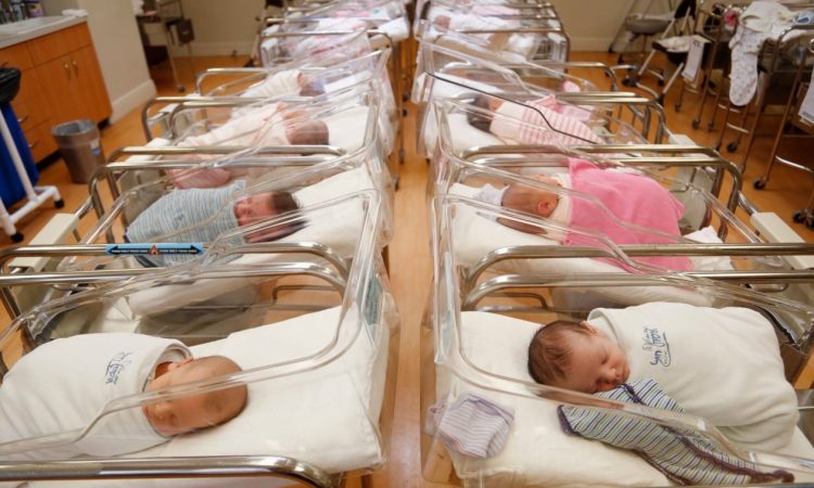 Χάρτης γεννήσεων: Πού γεννιούνται τα παιδιά στην Ελλάδα – Ποιες περιοχές δεν ακούν κλάμα νεογνών