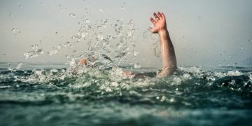 Θρίλερ στον Άναυρο Βόλου: Νεαρός απειλούσε να δώσει τέλος στη ζωή του – Αγωνιώδης επιχείρηση διάσωσης [εικόνες και βίντεο]