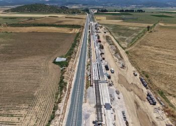 Θεσσαλία: Παραδίδεται σε κυκλοφορία το πρώτο ενισχυμένο τμήμα της γραμμής Αθήνα-Θεσσαλονίκη μετά τις θεομηνίες Daniel και Elias