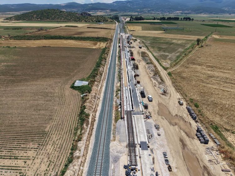 Θεσσαλία: Παραδίδεται σε κυκλοφορία το πρώτο ενισχυμένο τμήμα της γραμμής Αθήνα-Θεσσαλονίκη μετά τις θεομηνίες Daniel και Elias